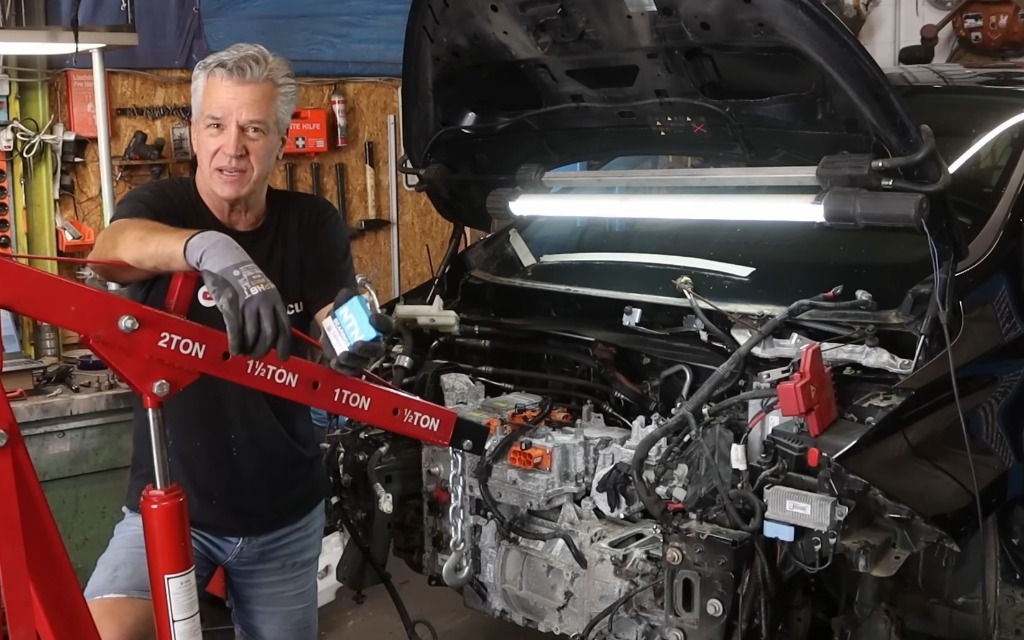 Ralph Meck – Oldtimer-Rescue, E-Auto Reparatur in der Werkstatt